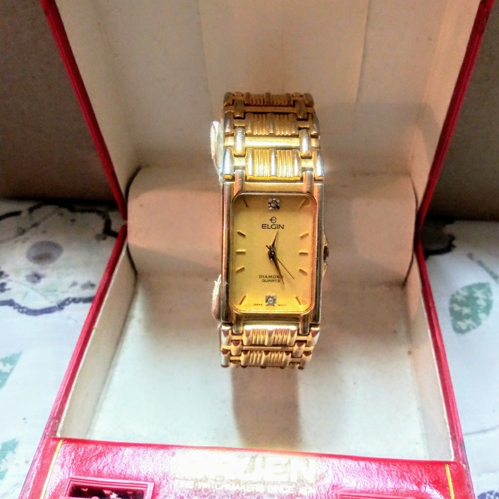 Elgin Diamond Quartz vintage 1995 unisex watch